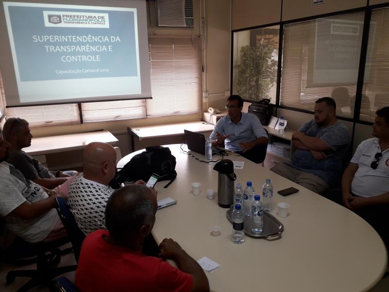 Controle Interno realiza treinamento com representantes das Escolas de Samba