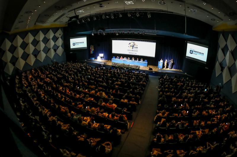 Abertura do COEB tem conferência sobre direito à educação