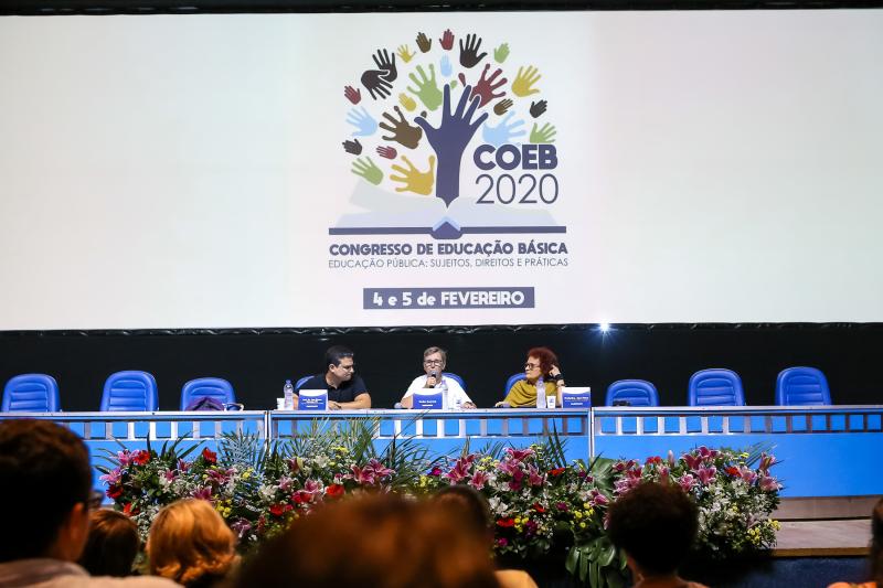 No segundo dia, COEB traz assuntos variados sobre a educação pública 