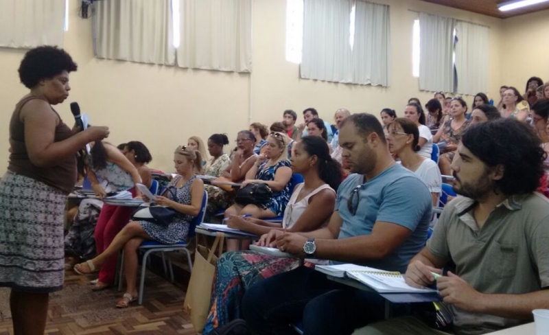 Relações étnico-raciais: currículo em debate na SME 