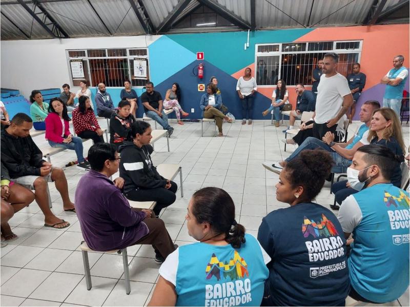 Bairro Educador muda vida de mil estudantes em 43 oficinas