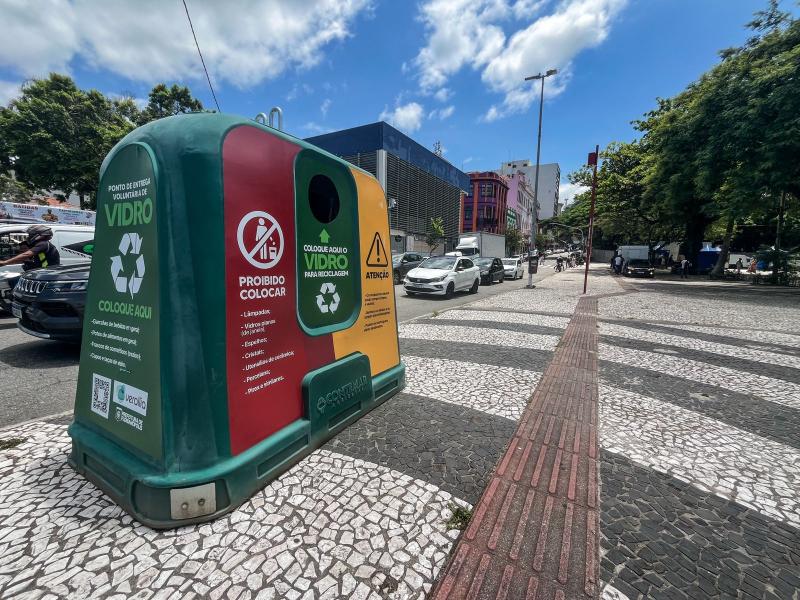 Acessos aos blocos de Carnaval terão PEVs de vidro para descarte adequado