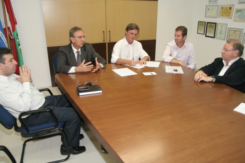 Prefeito Dário regulamenta o ex offício