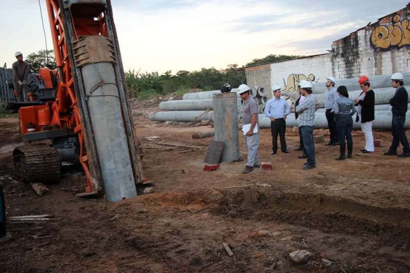 Até no feriado obras mantêm ritmo acelerado 