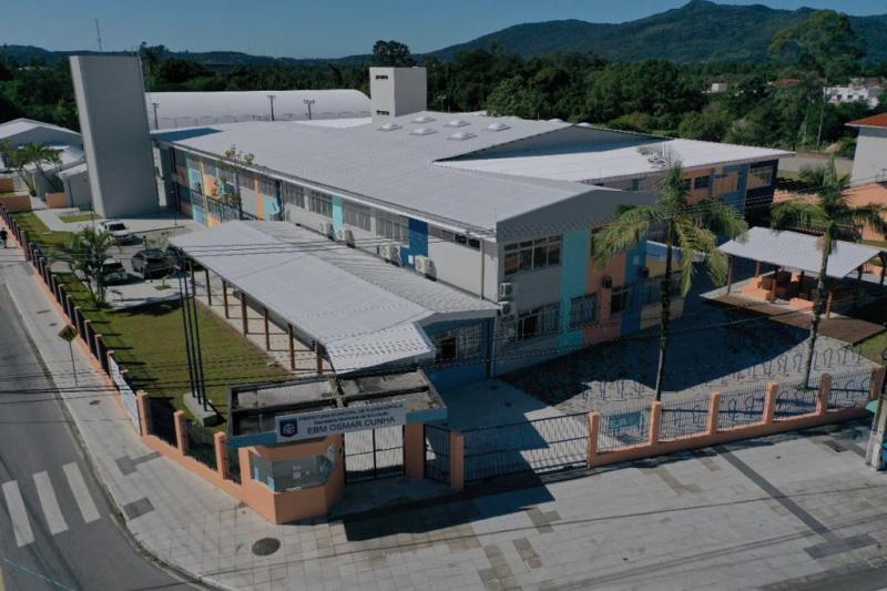 EBM Osmar Cunha dobra tamanho, após reforma e construção de bloco