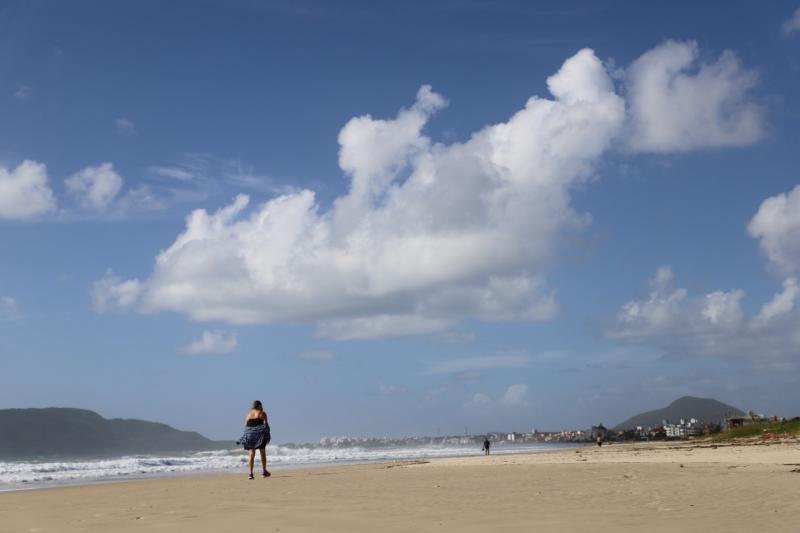 PMF vai instalar iluminação em LED na Praia dos Ingleses