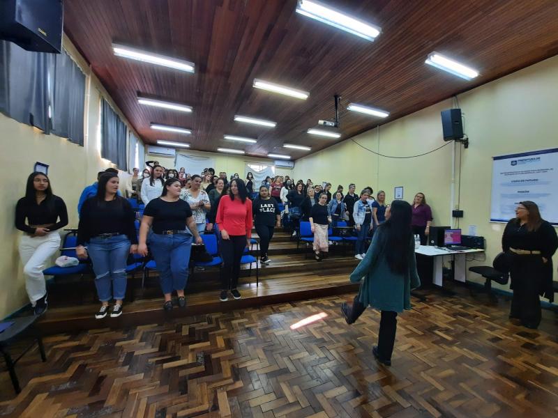 Secretaria de Educação da Capital faz formação com terceirizados que trabalham nas escolas