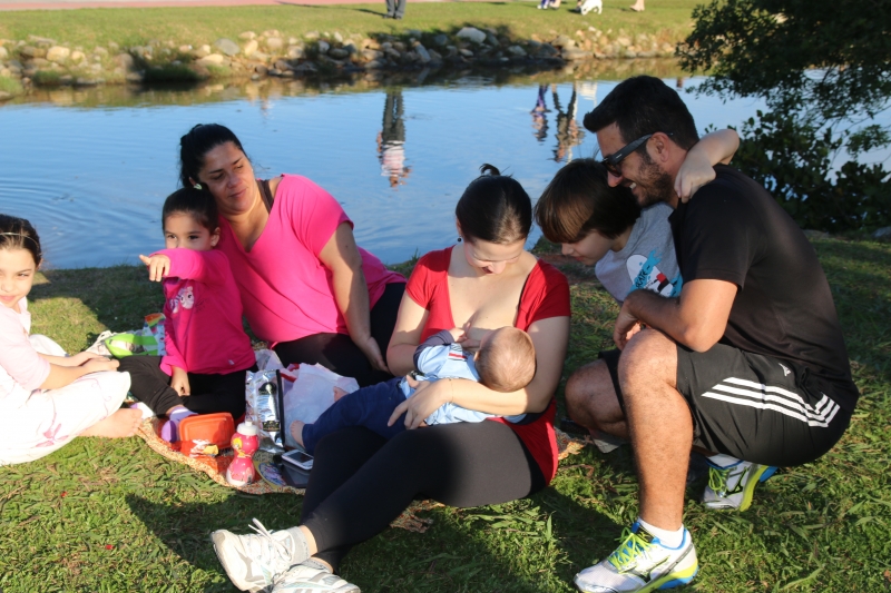 Mamaço incentiva a prática da amamentação