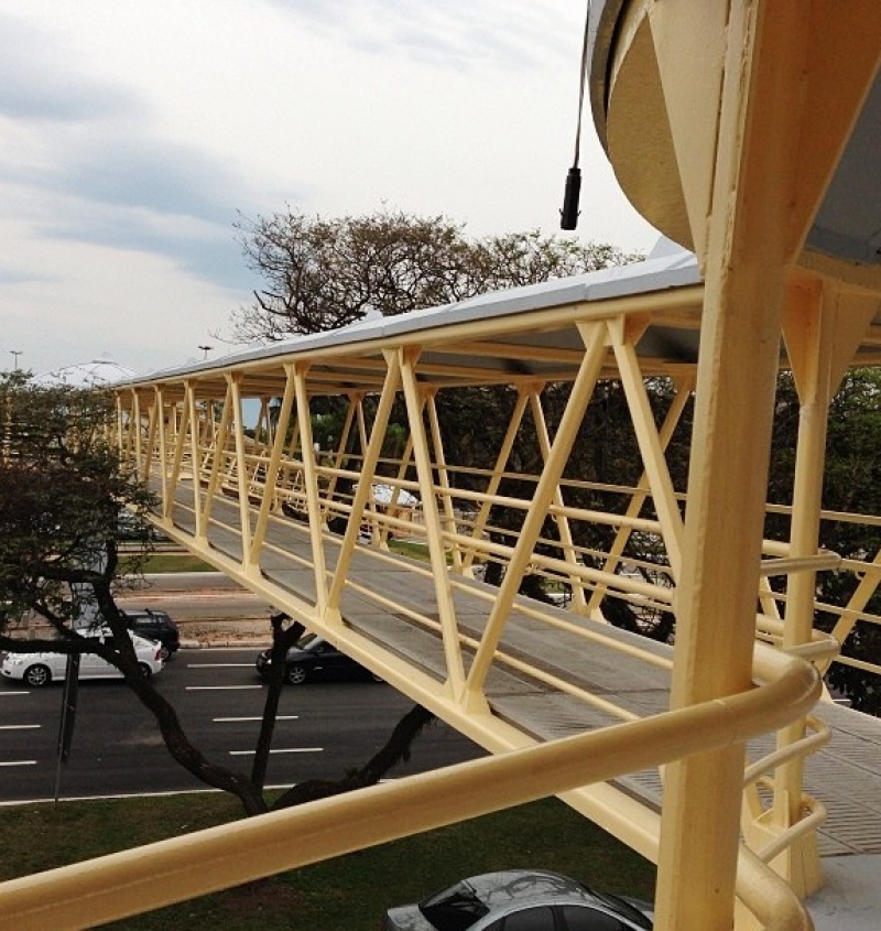 Reaberta passarela diante do Terminal Rita Maria