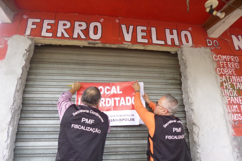 Mais três ferros-velhos são fechados no Continente