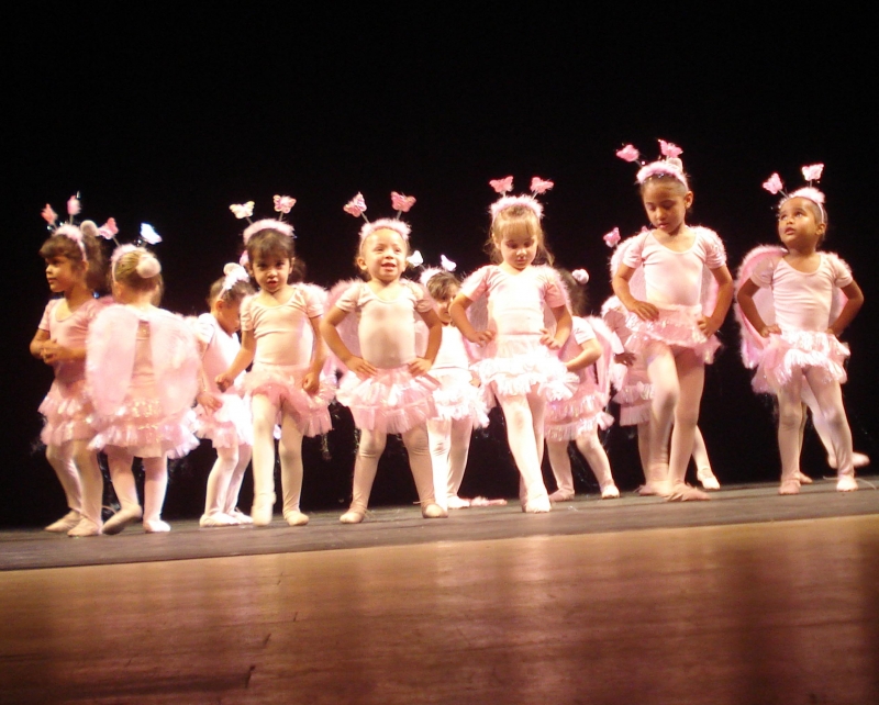 Segundo dia da mostra de dança municipal terá 24 coreografias