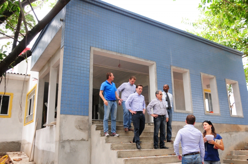 Prefeito visita obras e vê projetos no Continente