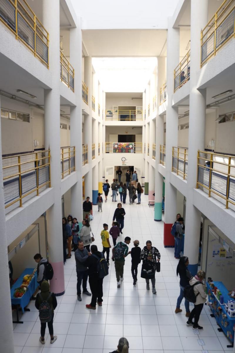 Catracas eletrônicas avisarão pais sobre entrada e saída de estudantes