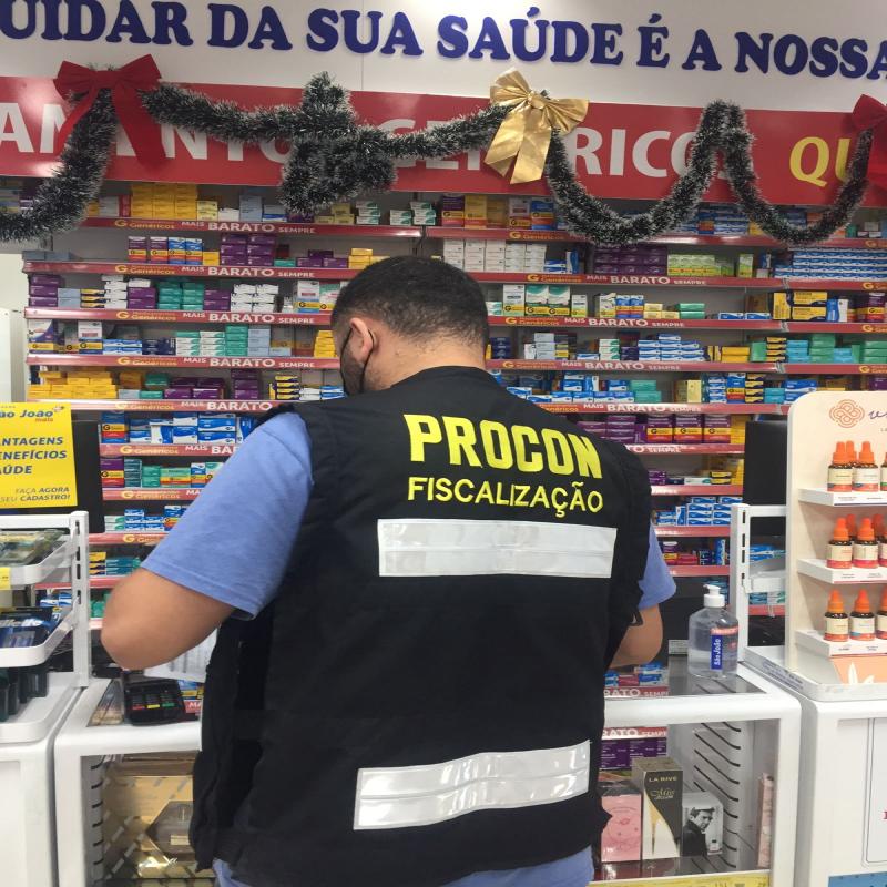 Procon notifica farmácias sobre preço abusivo de testes de Covid-19