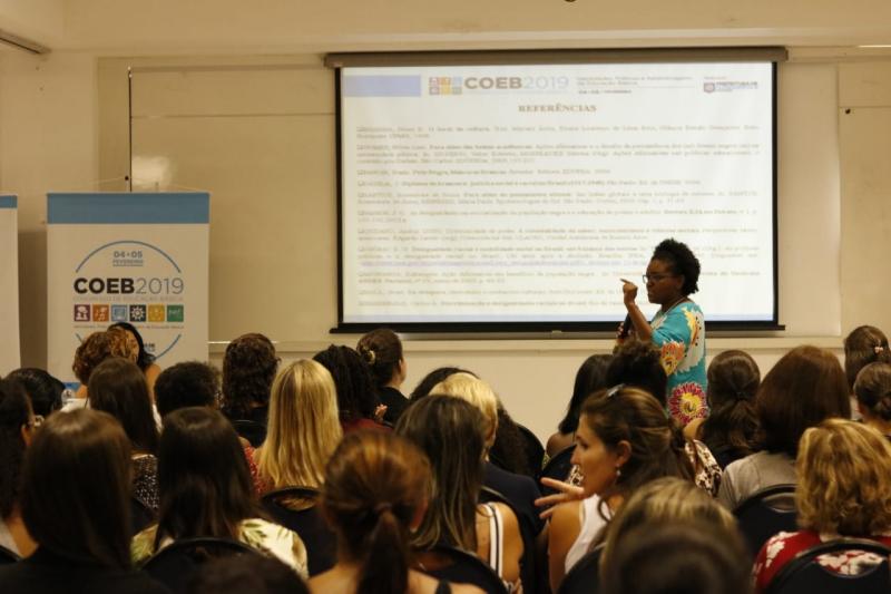 Trabalhos sobre crimes virtuais e ações afirmativas são destaque no COEB