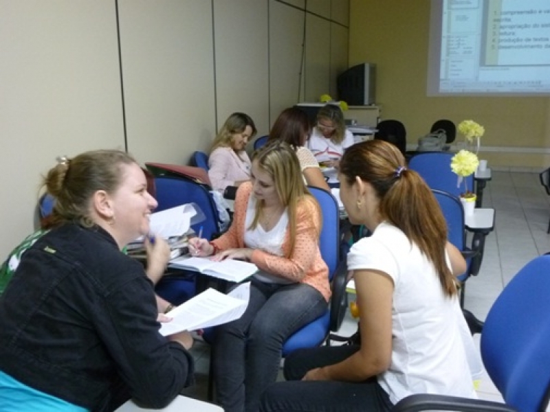 Prefeitura abre vagas para professor substituto