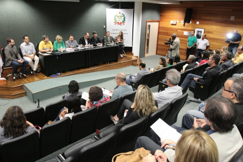 Entidades intensificam movimento por aumento de recursos para a saúde