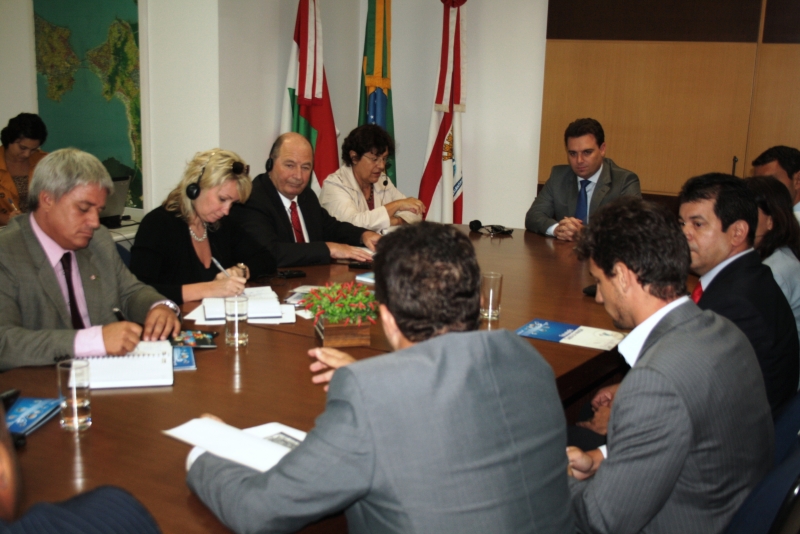 Prefeito recebe delegação canadense