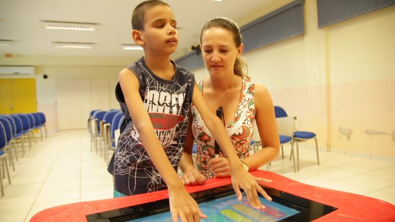 PMF entrega  jogos digitais que interagem com estudantes com deficiências
