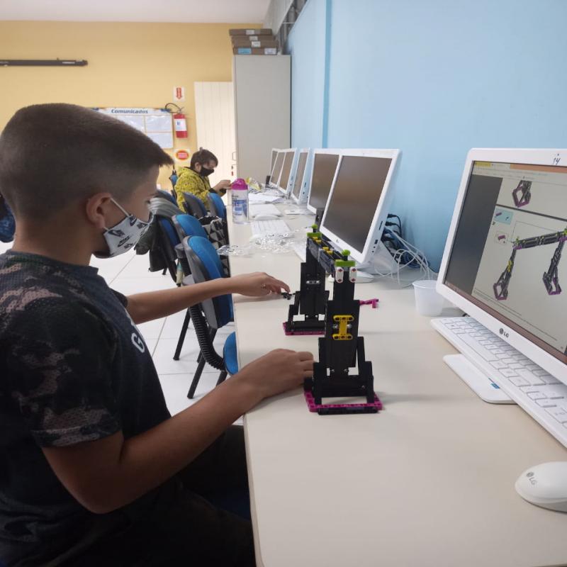 Escolas da SME disputam torneio de robótica estadual
