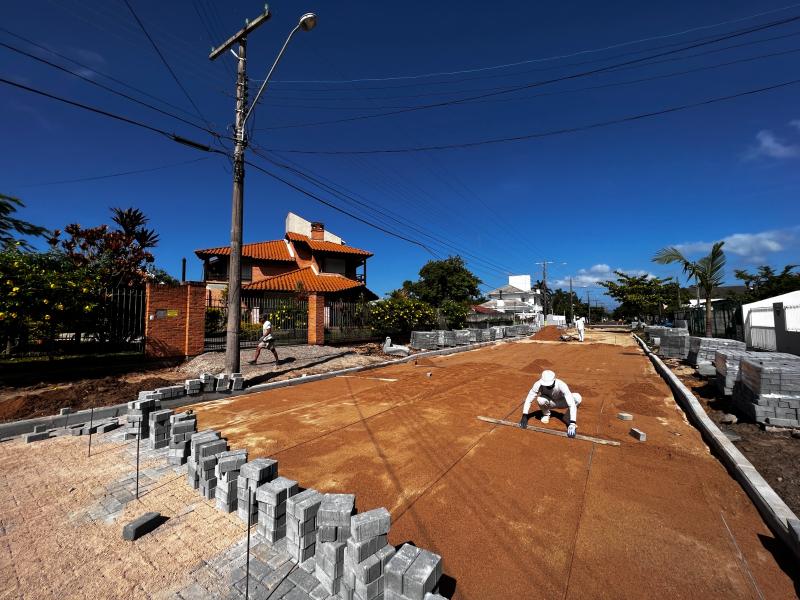 Avenida Jacarandá, na Daniela, ganha remodelação