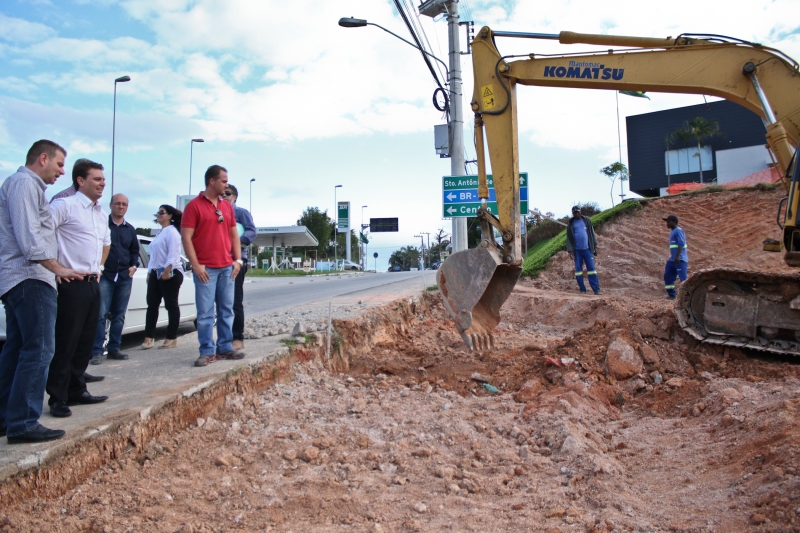 Prefeito vistoria obras que mudam perfil da cidade