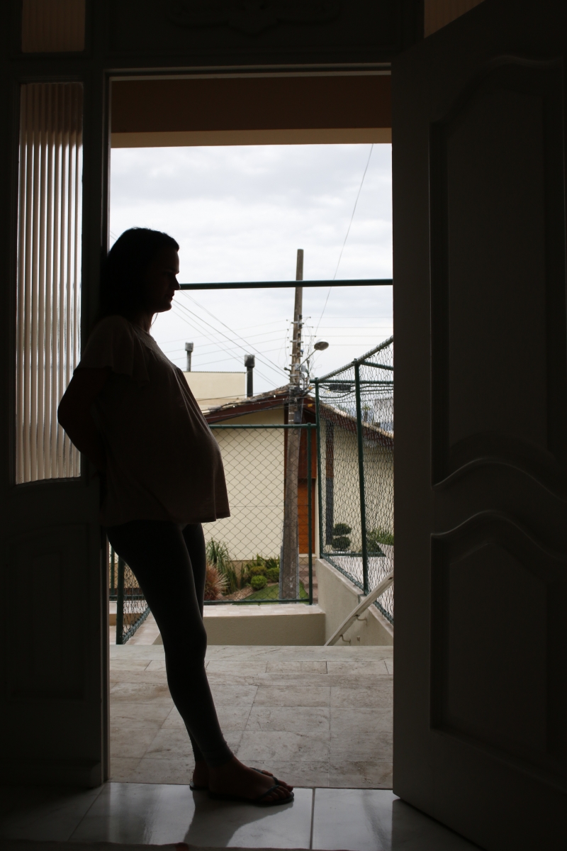  Grávida, adolescente não deixa de estudar na EJA e sonha com um futuro ao lado da filha