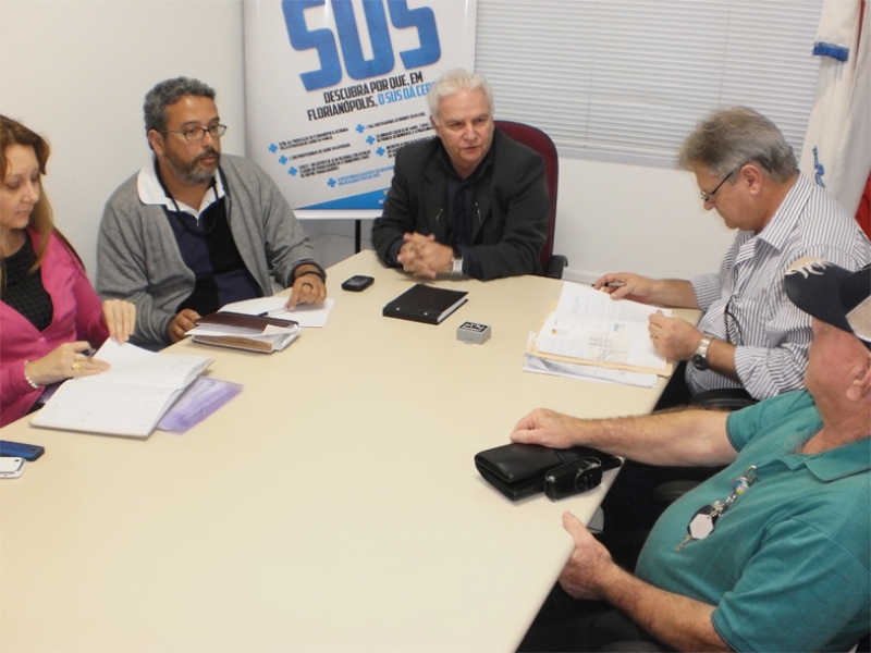 Secretário recebe lideranças do Monte Serrat