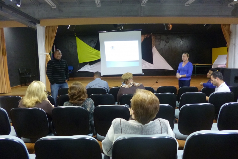 Secretaria do Continente se reúne com grupos de idosos para definir programação de eventos