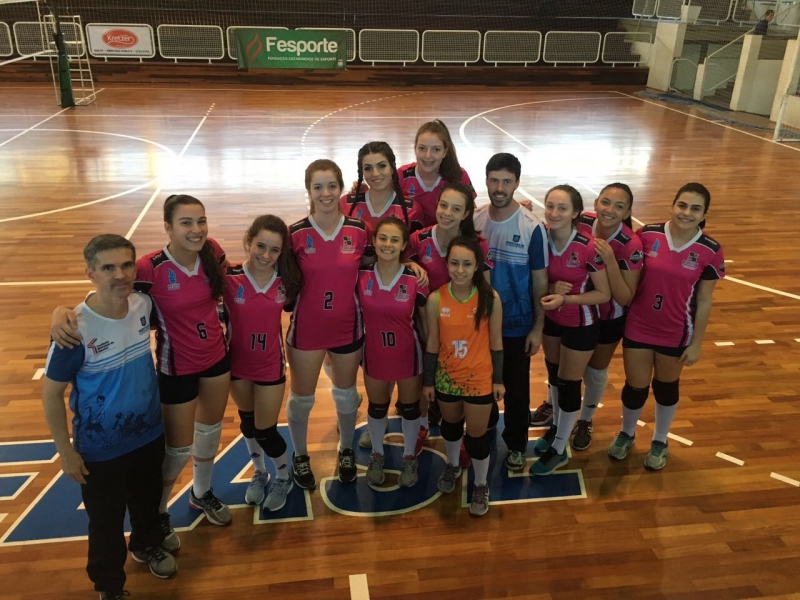 Florianópolis garante duas vitórias no primeiro dia da etapa da Olesc