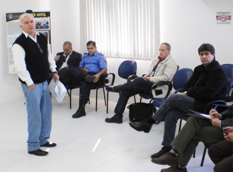 Frente Parlamentar Sobre Drogas visita SMS