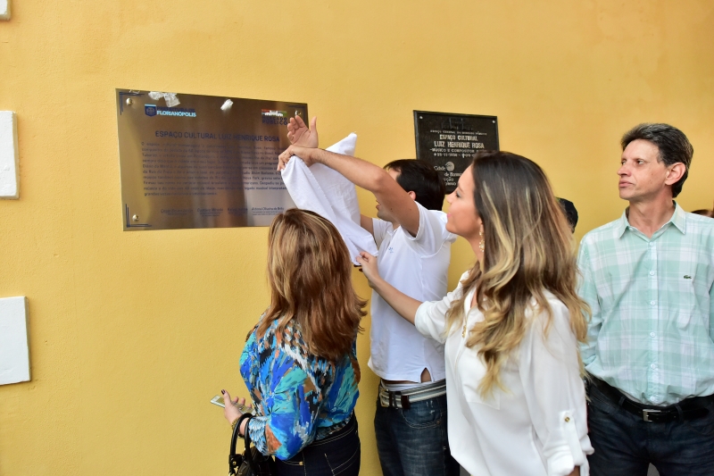 Manezinhos são eternizados no novo Mercado Público