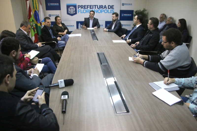 Prefeito diz que greve tem caráter eleitoreiro