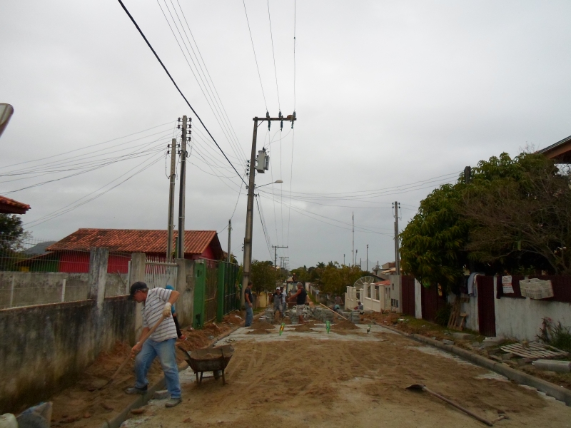 Pavimentação de ruas avança no Norte da Ilha