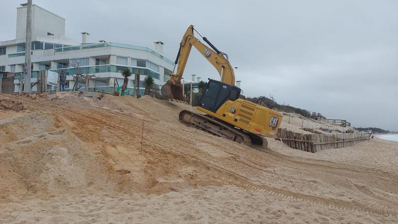 Iniciada a execução de paliçada no Morro das Pedras