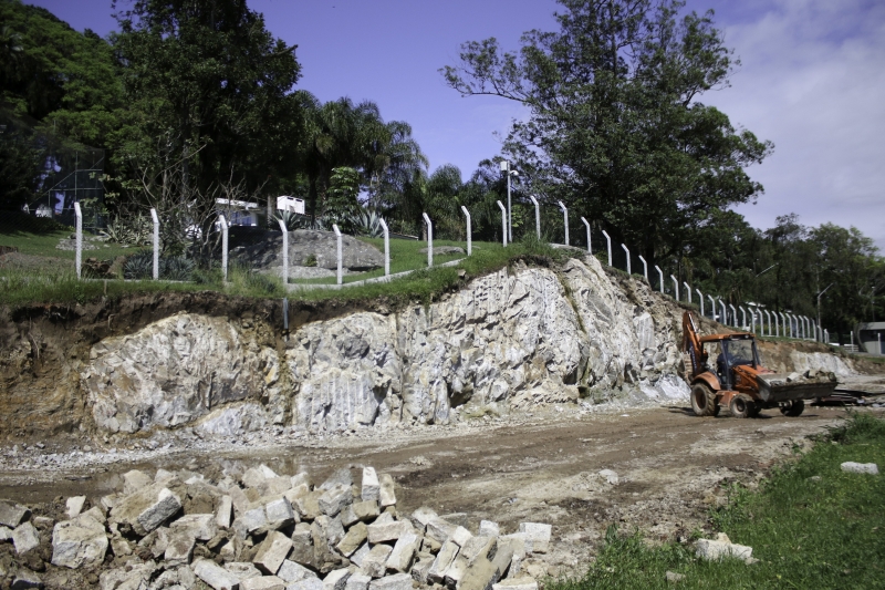 Avançam as obras do anel viário na Beira-mar
