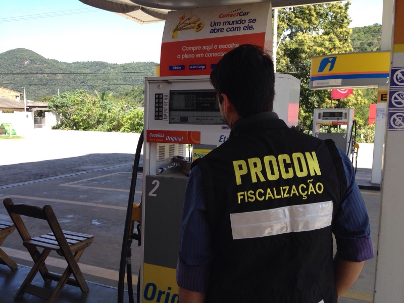 Defesa do Consumidor vê preço de combustível