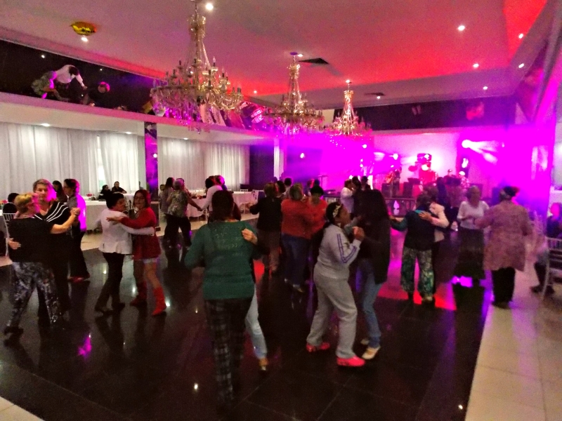Dia do Idoso é comemorado com baile