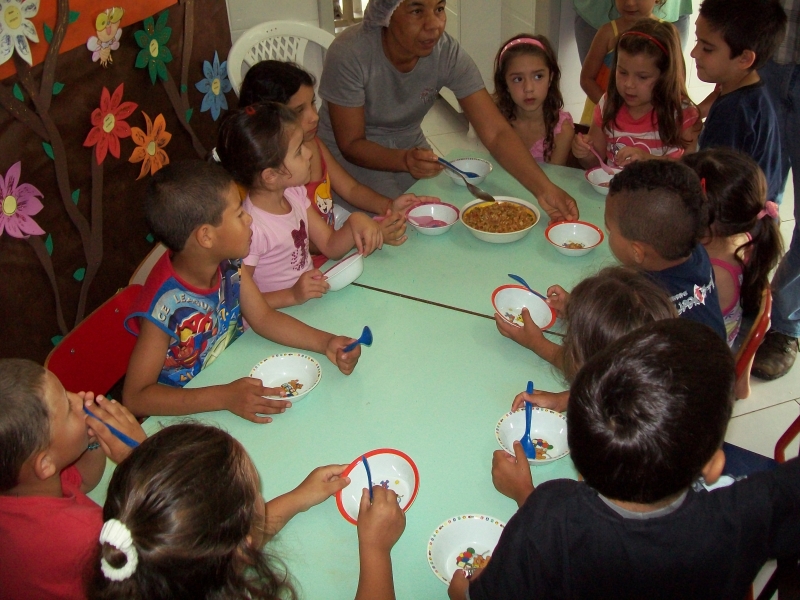 Projeto da SME incentiva crianças a conhecer comidas típicas da região