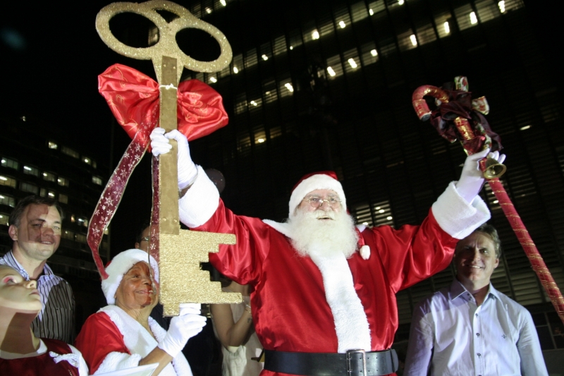 Prefeitura inaugura a decoração de Natal