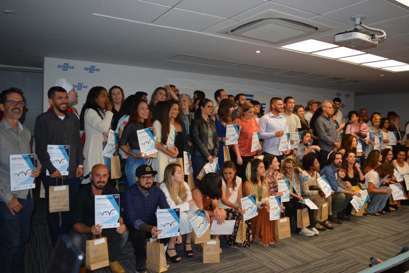 107 empreendedores recebem certificação da Prefeitura 