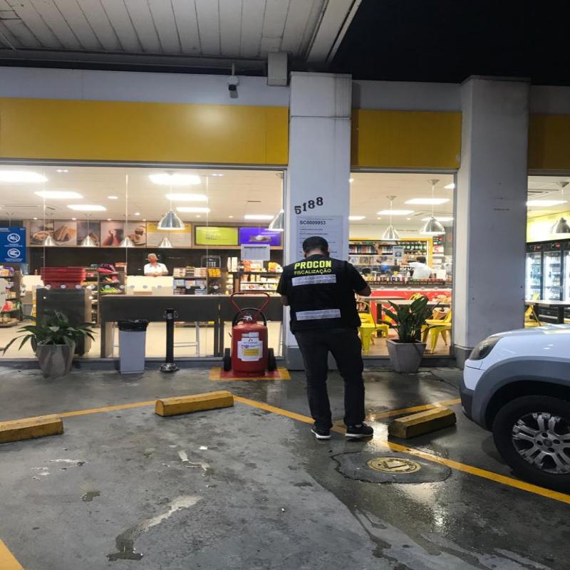 Procon notifica 8 postos de combustíveis sobre reajustes no preço do GNV
