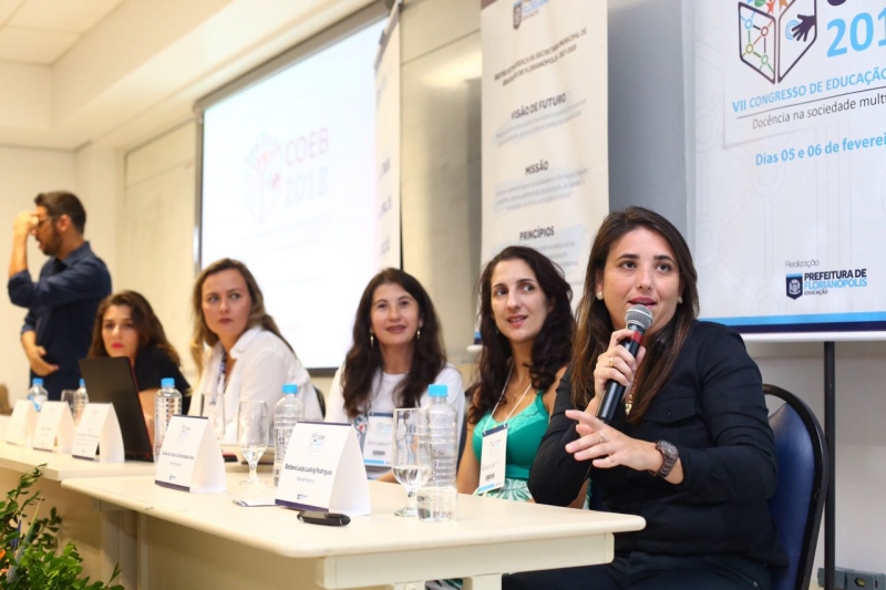 Trabalhos sobre empoderamento de idosos na EJA e educação sexual são destaque no COEB 2018