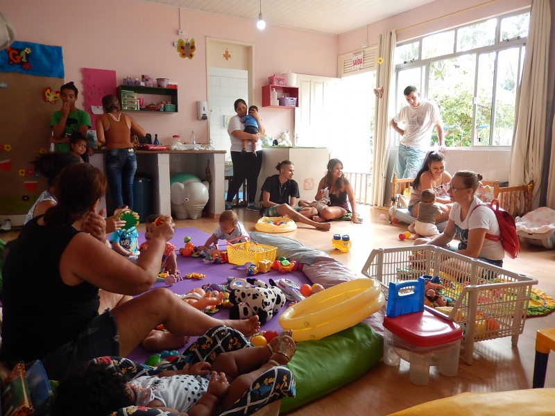 Momento de adaptação à creche é fundamental para crianças e pais