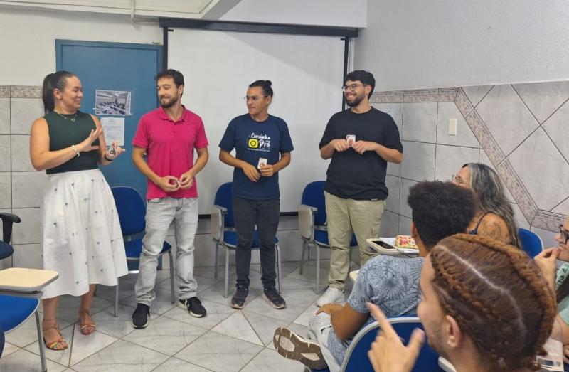 Prefeitura oferece cursos gratuitos de Libras à população