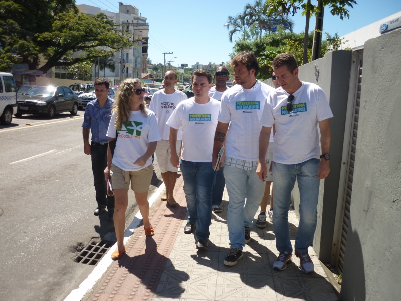 Prefeitura no Bairro atende moradores de Coqueiros