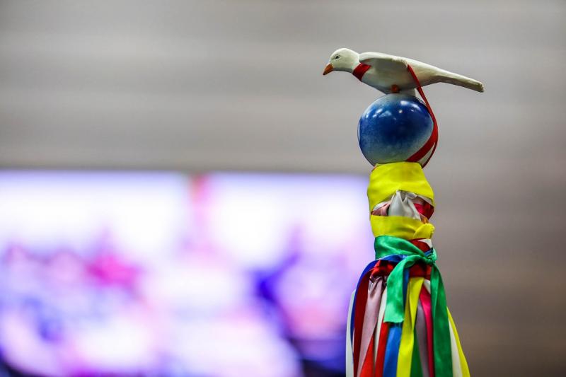 Naufragados é a primeira comunidade a receber bandeira do Espírito Santo