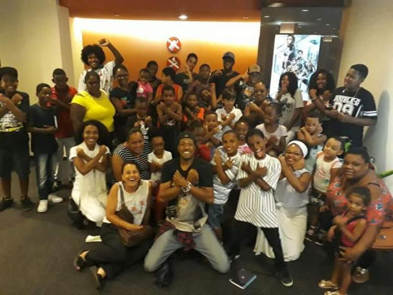  CRIANÇAS DO PROJETO INFANTIL “É DA NOSSA COR” ASSISTEM AO FILME “PANTERA NEGRA”