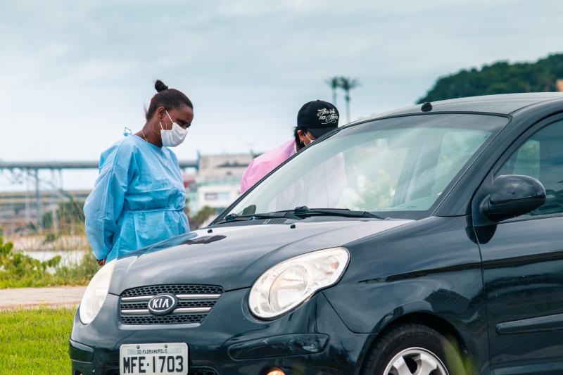 Prefeitura e 99 vão oferecer corridas gratuitas para idosos sem carro irem ao ponto de vacinação