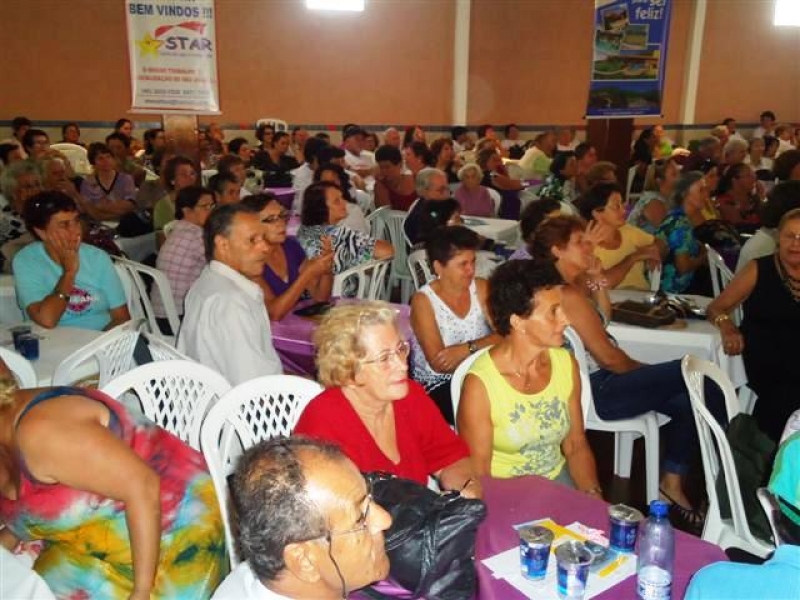 Mães da região Leste são homenageadas com apresentações e café colonial